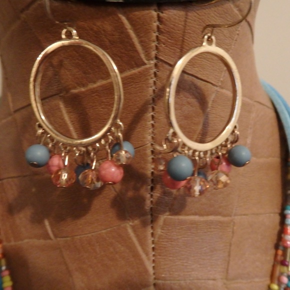 Necklace With Matching Earrings - Picture 2 of 2